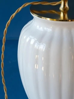 Vintage Delft Tischlampe in weißer Keramik mit New Ginger Jar Chinoiserie Schirm in Blau & Weiß