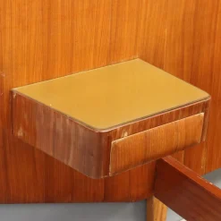 Vintage Doppelbett aus Mahagoni mit Nachttischen, 1950er
