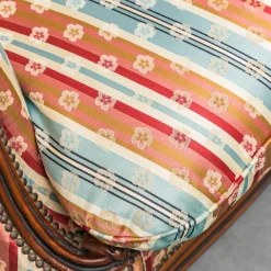 Vintage Drei-Sitzer Sofa aus Bunt Gestreiftem Stoff, 1950er