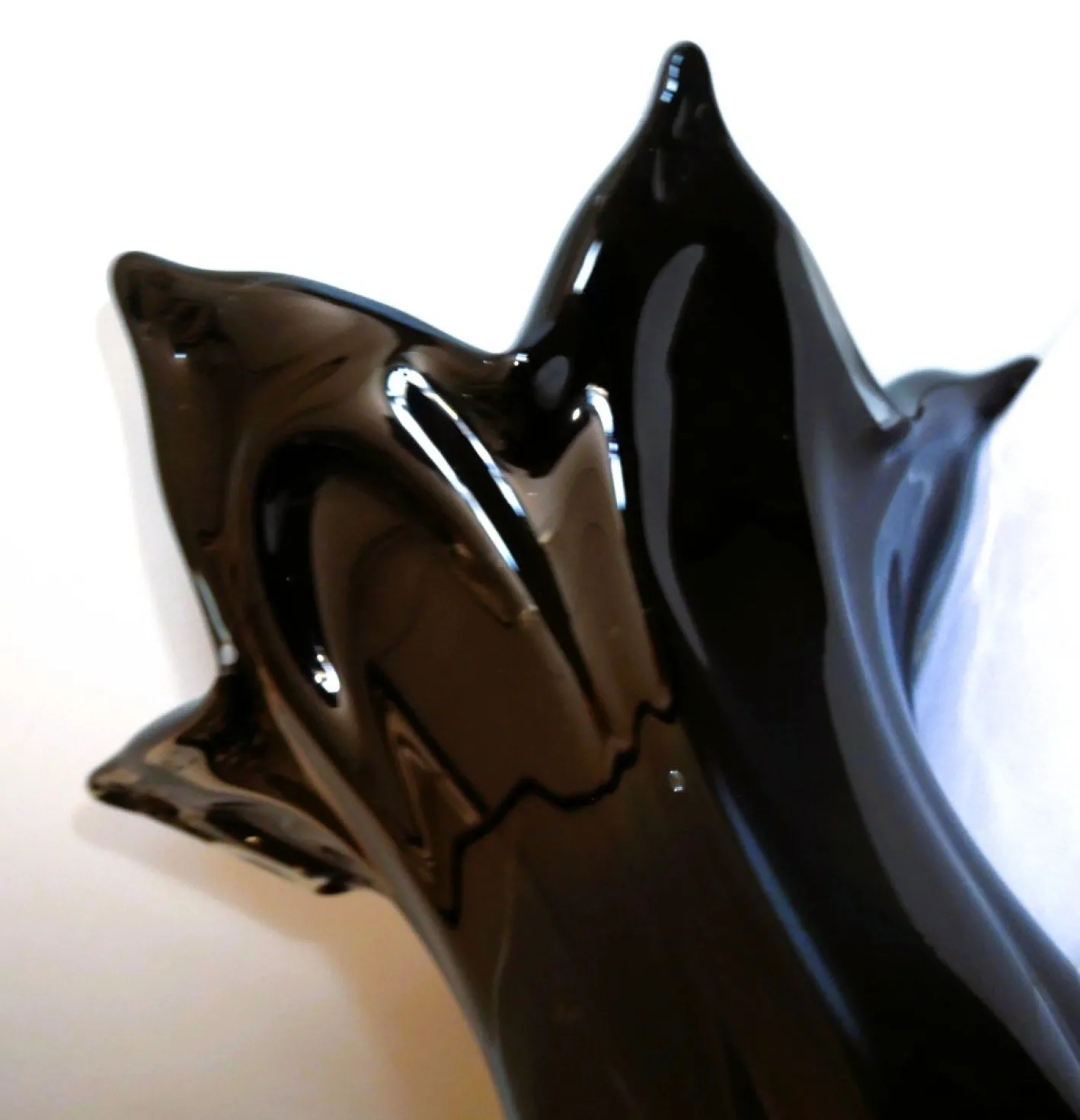 Vintage Handkerchief Vase aus schwarzem Muranoglas, 1970er