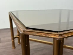 Vintage Hollywood Regency Couchtisch aus Messing & Rauchglas, 1970er