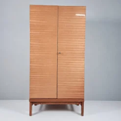 Vintage Kleiderschrank aus Buche, 1970er