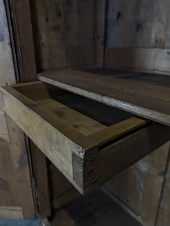 Vintage Kleiderschrank aus Pinienholz im Normannischen Stil