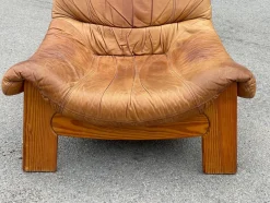 Vintage Ledersessel aus Kiefernholz von Maison Regain, 1970er