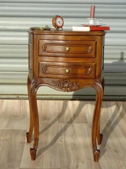 Vintage Louis XV Nachttisch aus Nussholz, 1960er