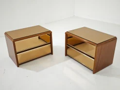 Vintage Nachttische aus Holz & bronziertem Spiegelglas, 1970er, 2er Set
