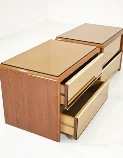 Vintage Nachttische aus Holz & bronziertem Spiegelglas, 1970er, 2er Set