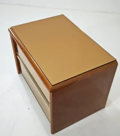 Vintage Nachttische aus Holz & bronziertem Spiegelglas, 1970er, 2er Set