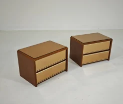 Vintage Nachttische aus Holz & bronziertem Spiegelglas, 1970er, 2er Set