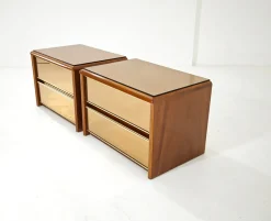 Vintage Nachttische aus Holz & bronziertem Spiegelglas, 1970er, 2er Set