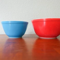 Vintage Pyrex Rührschüsseln, 1950er, 4er Set