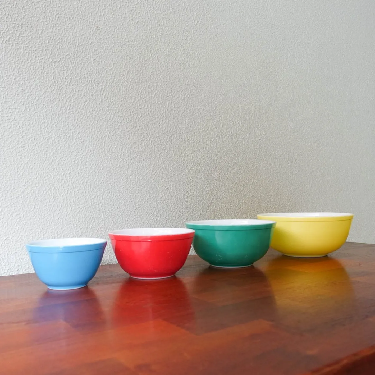 Vintage Pyrex Rührschüsseln, 1950er, 4er Set