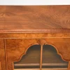 Vintage Queen Anne Bücherregal aus Walnuss-Wurzelholz, 1920
