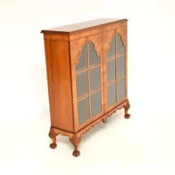 Vintage Queen Anne Bücherregal aus Walnuss-Wurzelholz, 1920