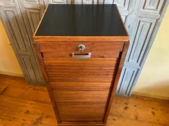 Vintage Schrank mit Rolltür oder Musikschrank, 1960er