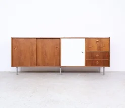 Vintage Sideboard aus Nussholz von William Watting für Fristho, 1960er