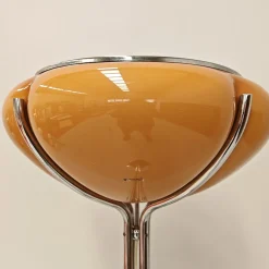 Vintage Space Age Stehlampe von Gae Aulenti für Guzzini, 1970er