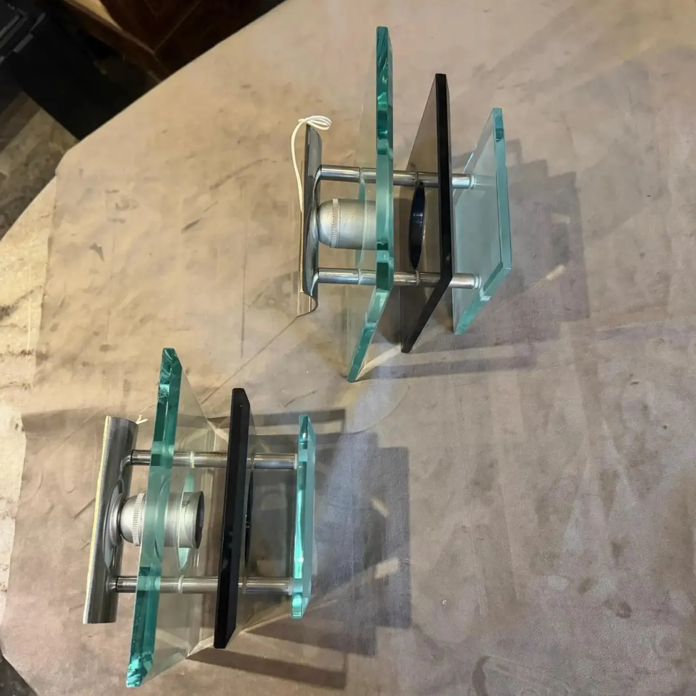 Vintage Space Age Wandleuchten aus Stahl & schwerem Glas von Veca, 1960er, 2er Set