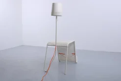 Vintage Stehlampe mit Zeitschriftenständer von Tomek Rygalik für Ikea