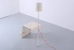 Vintage Stehlampe mit Zeitschriftenständer von Tomek Rygalik für Ikea