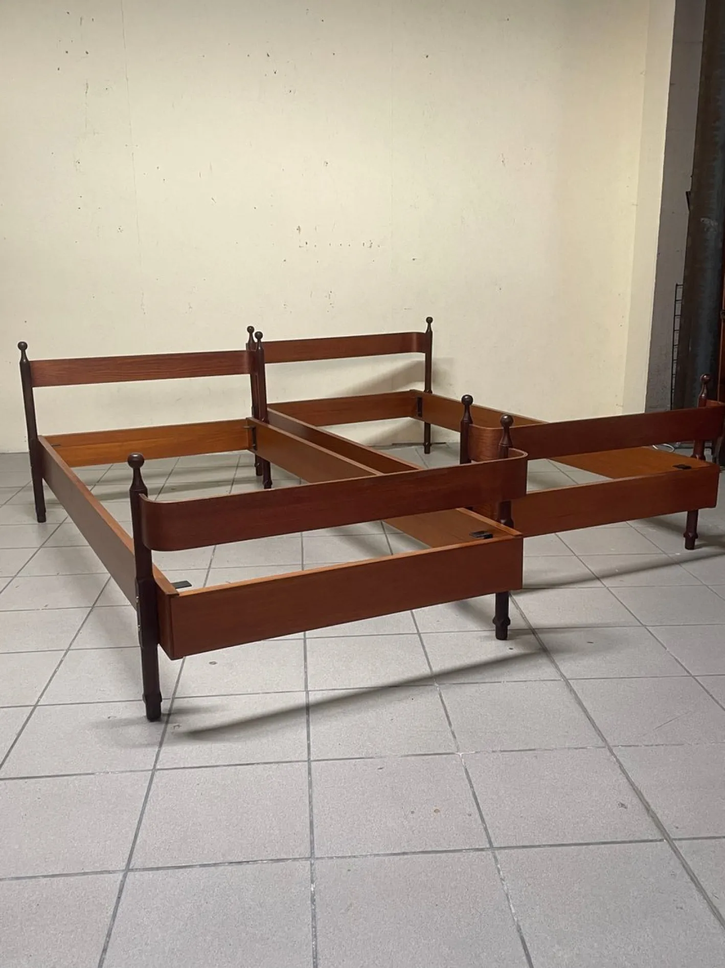 Vintage Teak Einzelbetten von Fratelli Proserpio, 1960er, 2er Set