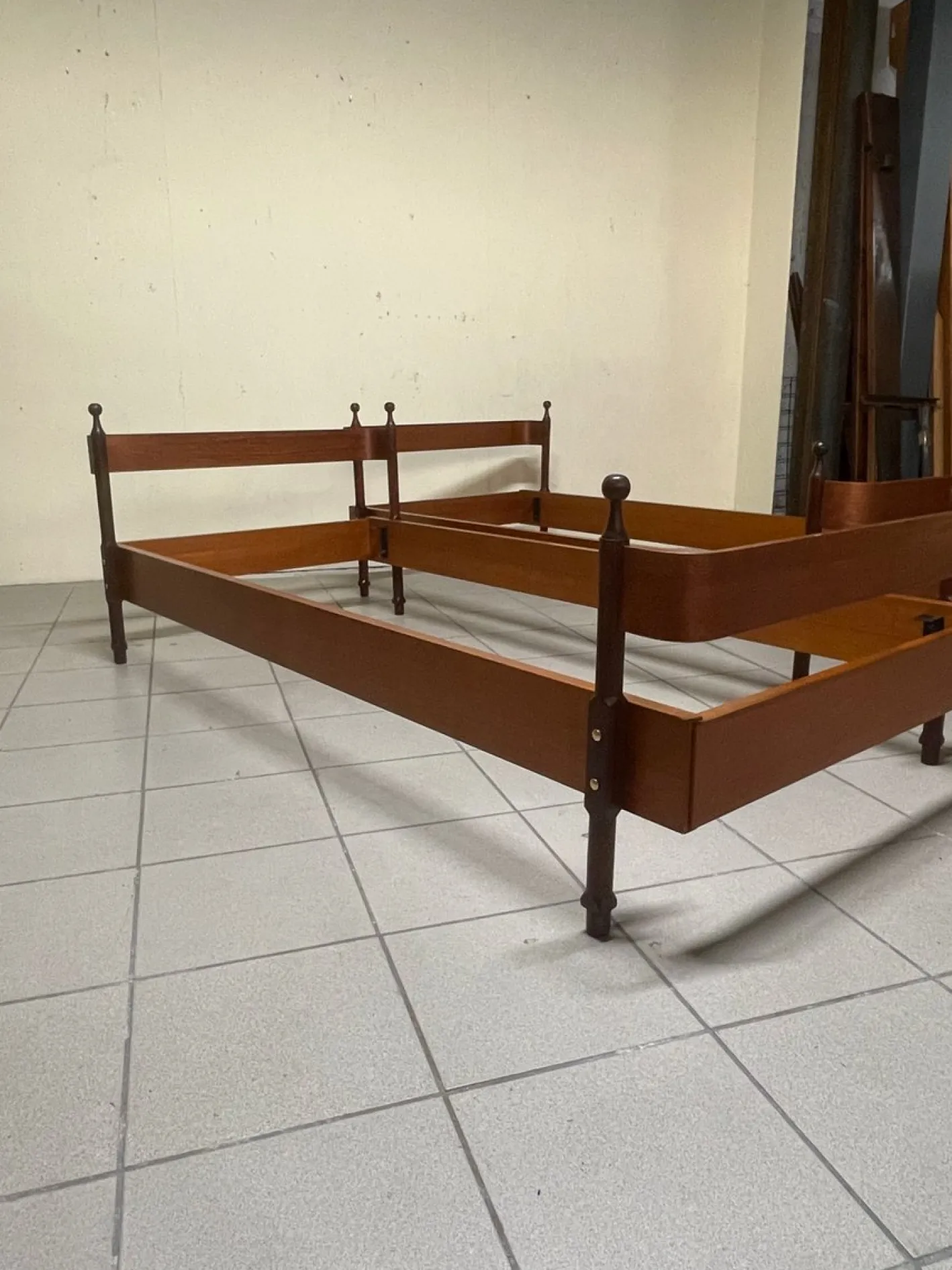 Vintage Teak Einzelbetten von Fratelli Proserpio, 1960er, 2er Set