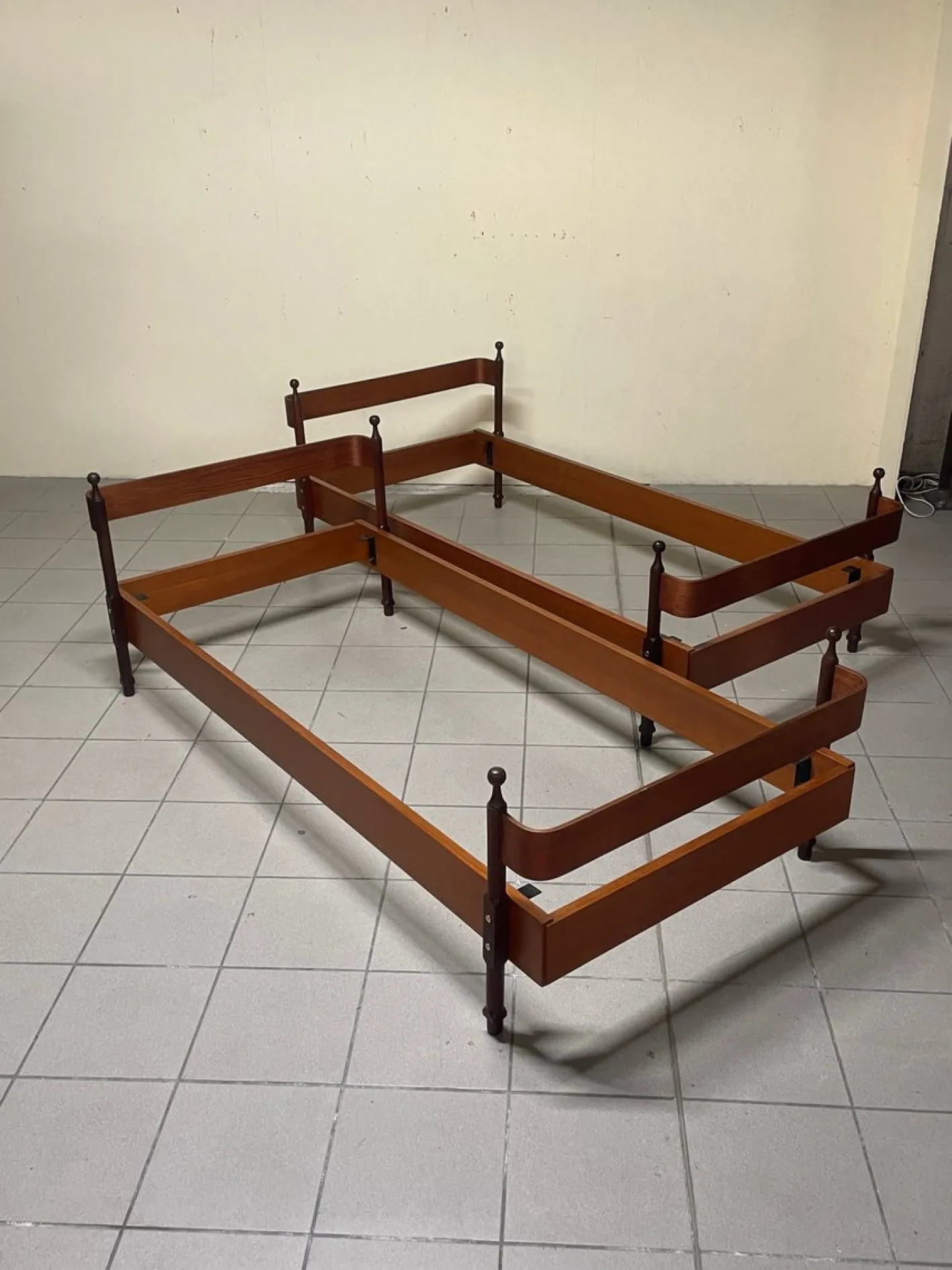 Vintage Teak Einzelbetten von Fratelli Proserpio, 1960er, 2er Set