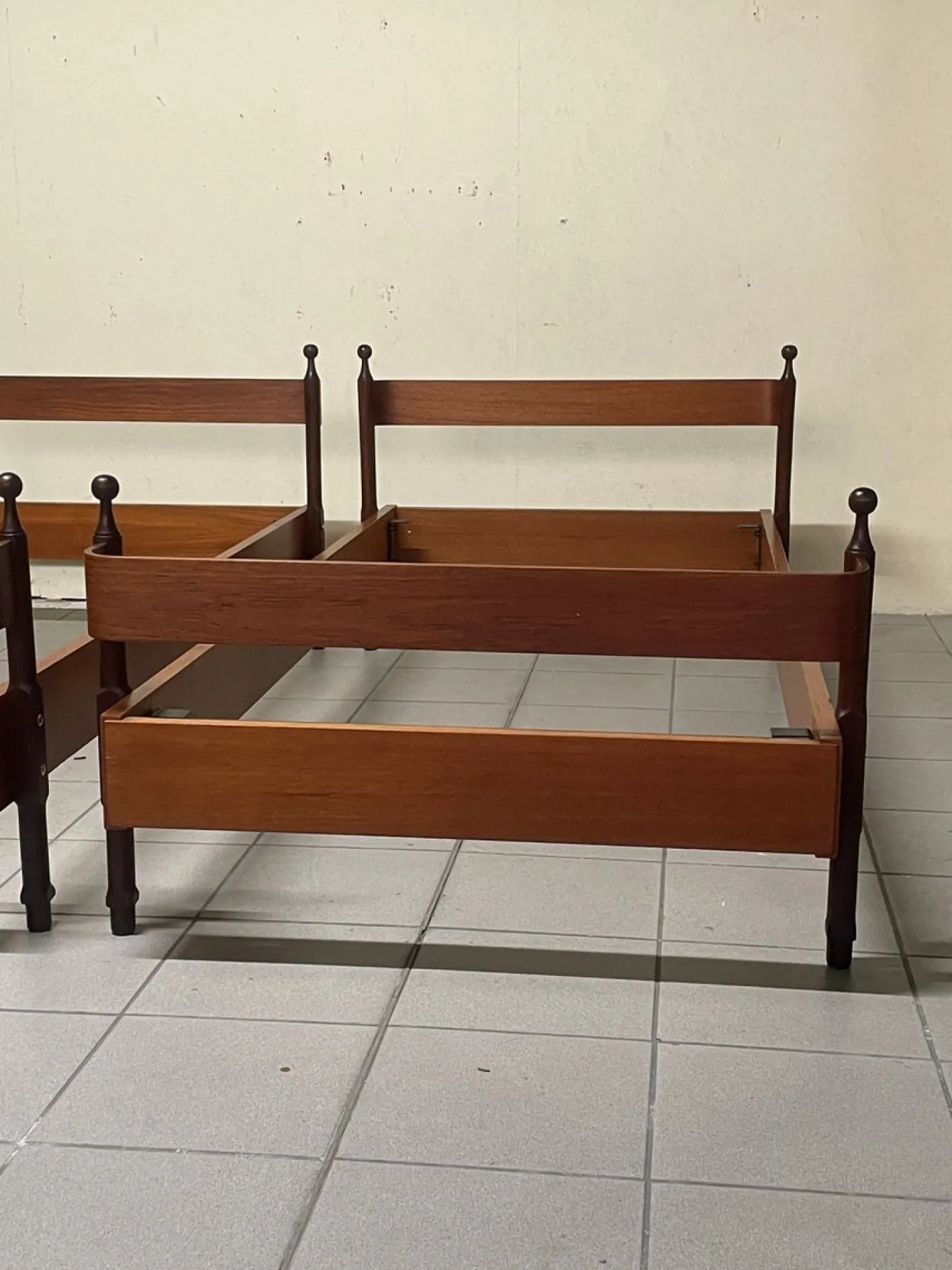 Vintage Teak Einzelbetten von Fratelli Proserpio, 1960er, 2er Set
