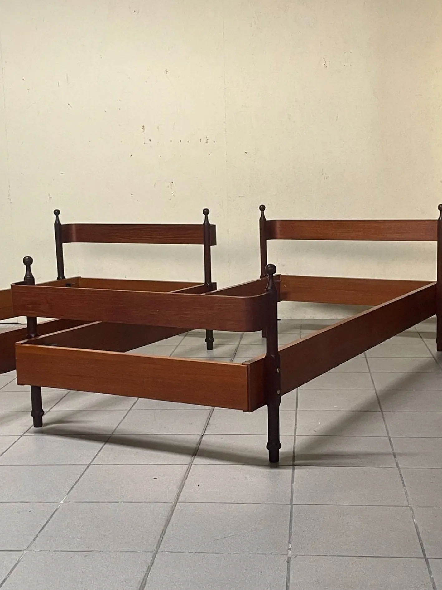 Vintage Teak Einzelbetten von Fratelli Proserpio, 1960er, 2er Set