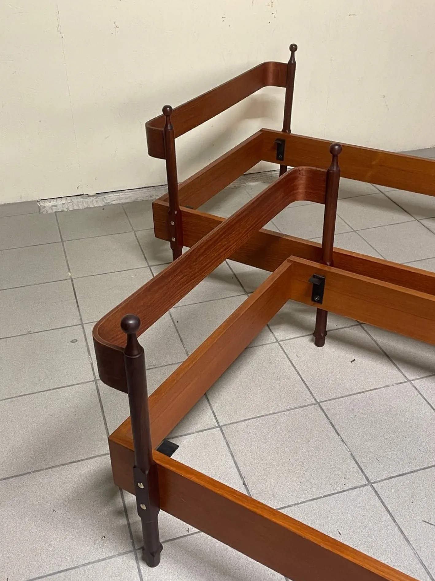 Vintage Teak Einzelbetten von Fratelli Proserpio, 1960er, 2er Set