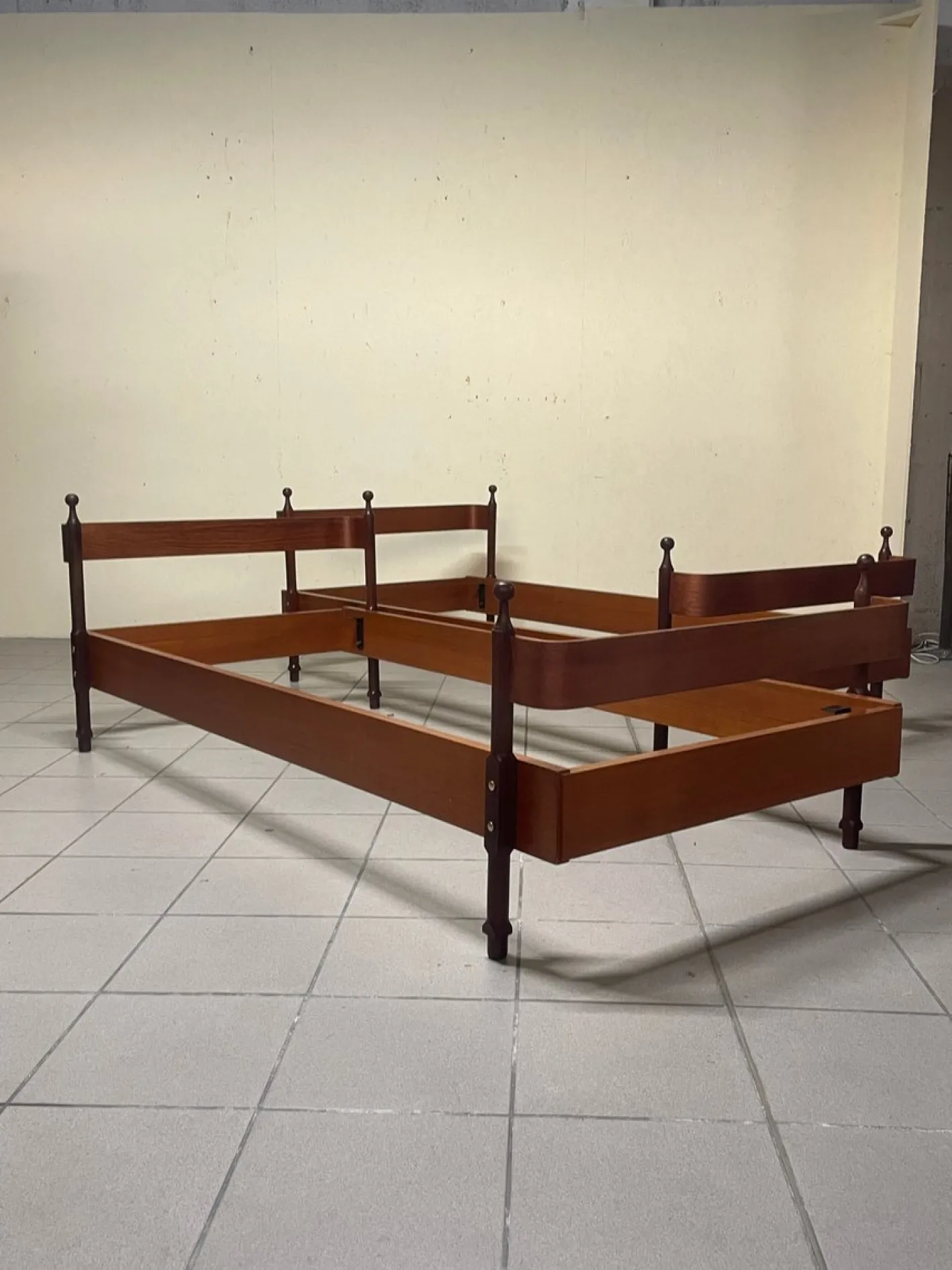 Vintage Teak Einzelbetten von Fratelli Proserpio, 1960er, 2er Set