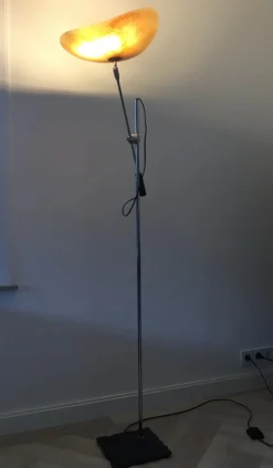 Vintage Utrecht Stehlampe von Queens Gallery, 1975