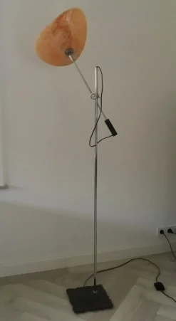 Vintage Utrecht Stehlampe von Queens Gallery, 1975