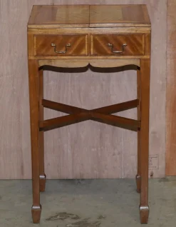 Vintage Walnuss & Seidenholz Spieltisch