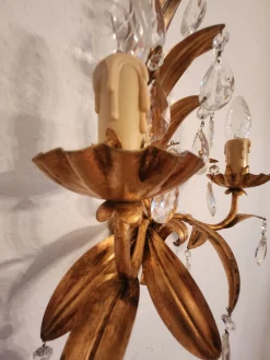 Vintage Wandlampe mit Zwei Leuchten aus Blattgold & Kristallglas, 1960er