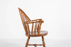 Vintage Windsor Armlehnstuhl aus Massivholz, 1960er