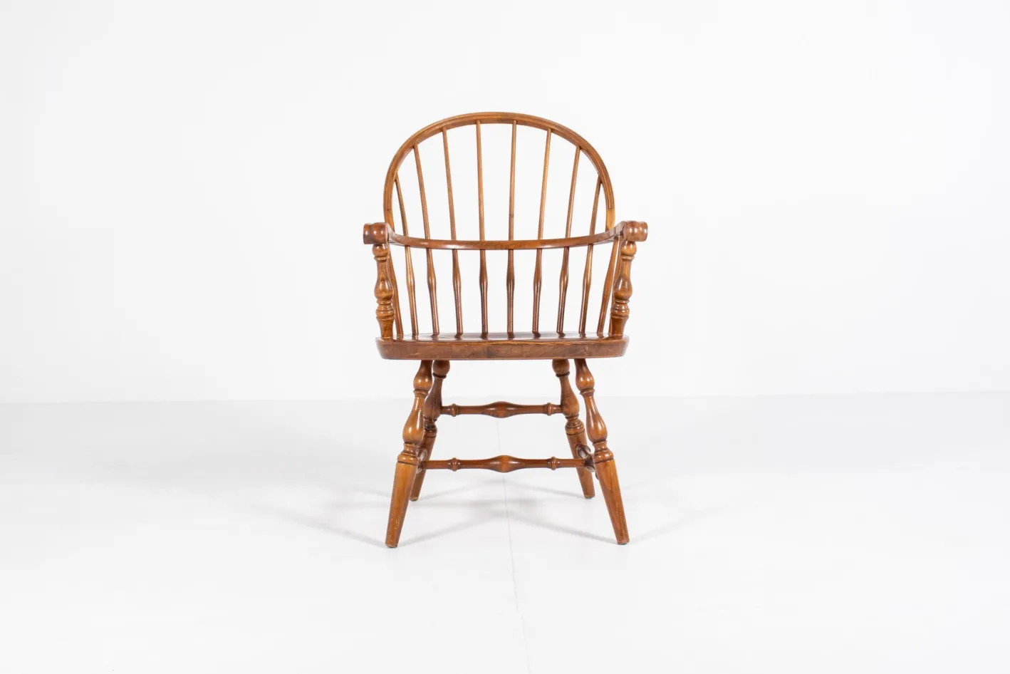 Vintage Windsor Armlehnstuhl aus Massivholz, 1960er