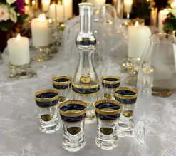 Vintage Wodka Set mit Karaffe und Sechs Verzierten Gläsern, 8 . Set