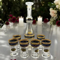 Vintage Wodka Set mit Karaffe und Sechs Verzierten Gläsern, 8 . Set