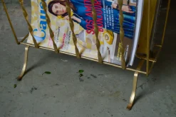Vintage Zeitschriftenständer in Gold, 1950er