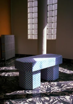 Viva Bank in Pfirsich & Marineblau mit Farbverlauf von Houtique