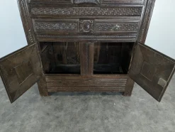 Volkskunst Buffet, 17. Jh., Auvergne, Frankreich