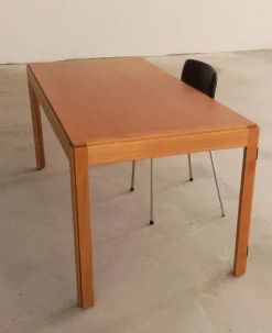 Vollständig restaurierter dänischer Schreibtisch aus Eiche von Børge Mogensen für Fredericia Stolefabrik, 1970er