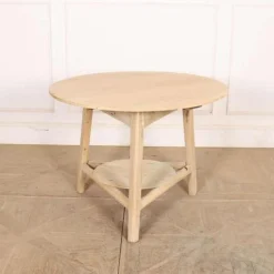 Waliser Cricket Tisch aus Kiefernholz