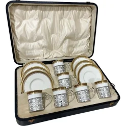 Walker & Hall zugeschriebene Kaffeetassen und Untertassen mit Silbernen Becherhaltern für Wedgwood, 1919