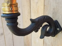 Wandlaterne aus Gusseisen und Kupfer