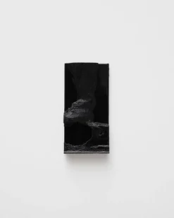 Wandmontierte Black Pada Skulptur von Arthur Bitsch