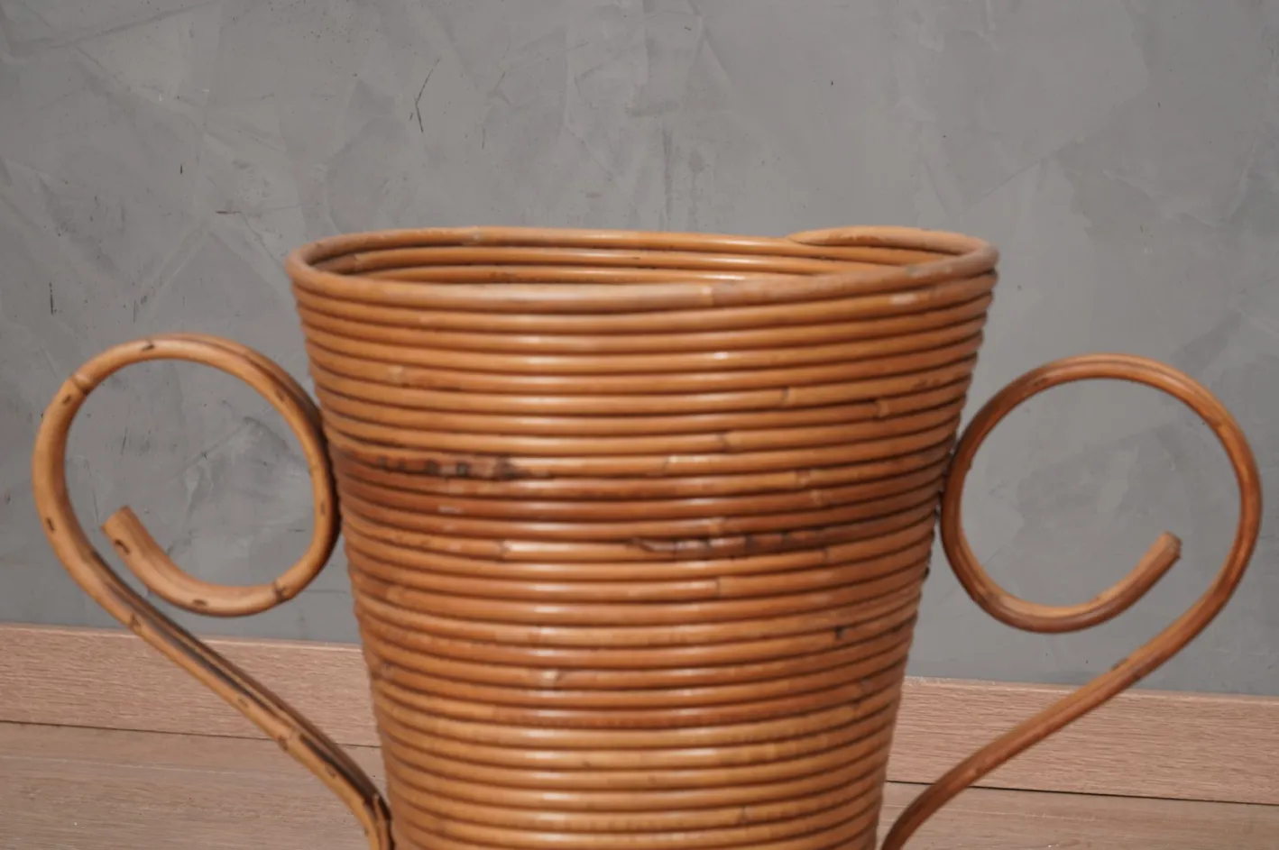 Warme Honigfarbene Amphora Vase aus Rattan von Vivai Del Sud, Italien, 1960