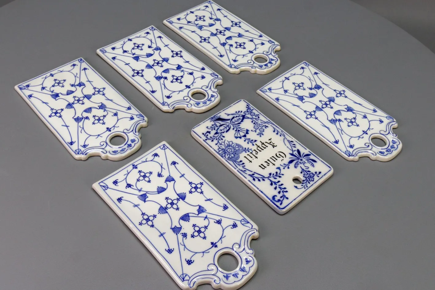 Weiß & Blaue Porzellan Frühstücksbretter, Deutschland, 1930er, 6 . Set
