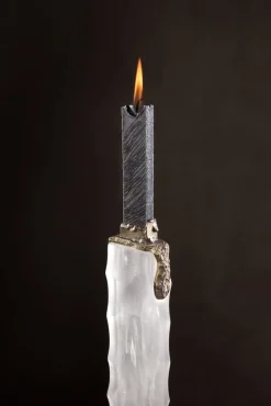 Weißer Iced Skyline Kerzenhalter von Aina Kari